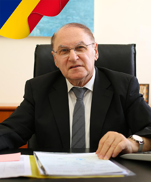 עורך דין גבריאל כתרי במשרדו